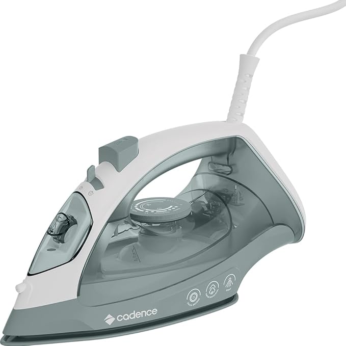 Ferro de passar Cadence IRO215 cinza e branco em fundo branco, com cabo de energia visível.