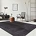 the carpet Relax Moderner Flauschiger Kurzflor Teppich, Anti-Rutsch Unterseite, Waschbar bis 30 Grad, Super Soft, Felloptik, Anthrazit, 120 x 170 cm