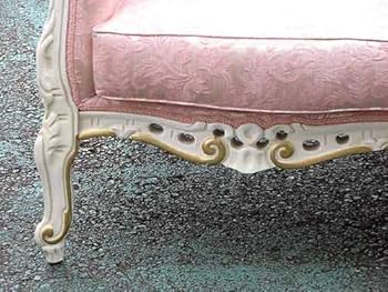 Amazon｜イタリア製 二人がけソファー アラベスク ピンク 猫脚 肘付き