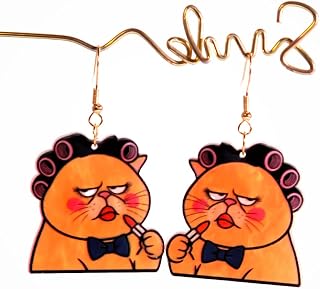 Funny Makeup Cat Acrylic Dangle Earrings, Cartoon Animal Drop Earrings with Curlers and Lipstick Design, Cute Y2K Fashion Jewelry Inspired by Beauty Routine and Meme Aesthetic, Lightweight Novelty Ear Accessories for Daily, Vacation, Party, Harajuku Street Style, Kawaii Gift for Cat Lovers and Trendy Fashion Enthusiasts