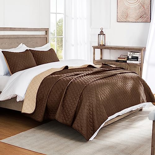 Exclusivo Mezcla Reversible California King Size Quilt Bedding Set with Pillow Shams, Lightweight Quilts Cal King Size, Soft Bedspreads Bed Coverlets for All Seasons - (Chocolate Brown, 112"x104")
