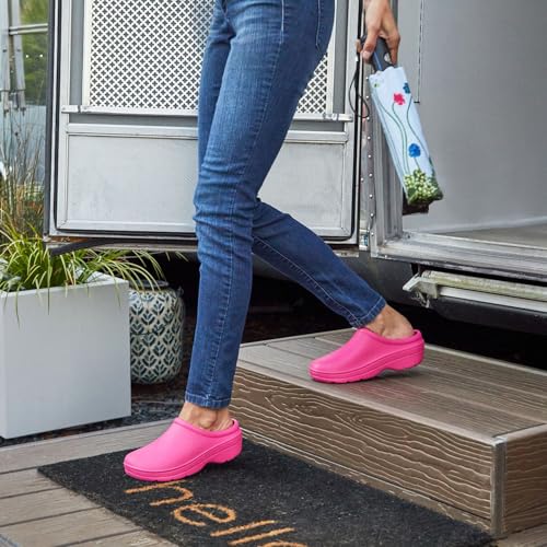 Image of totes Women's Everywear Lightweight Waterproof Bailey Garden Clog