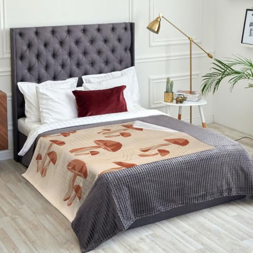 Couverture champignon pelucheuse compacte contre le froid sur le canapé