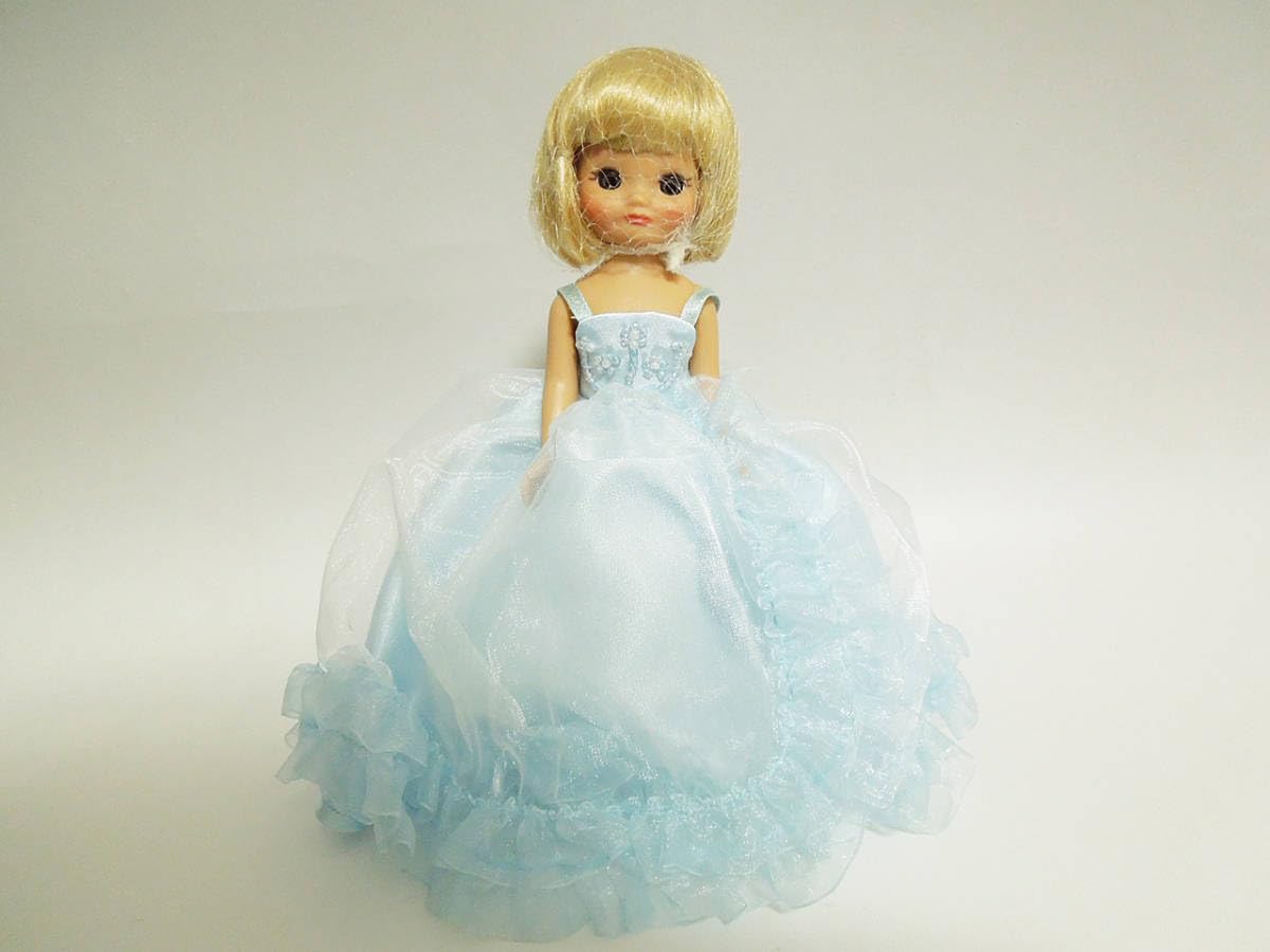 Tiny Betsy McCall QUEEN タイニーベッツィークイーン