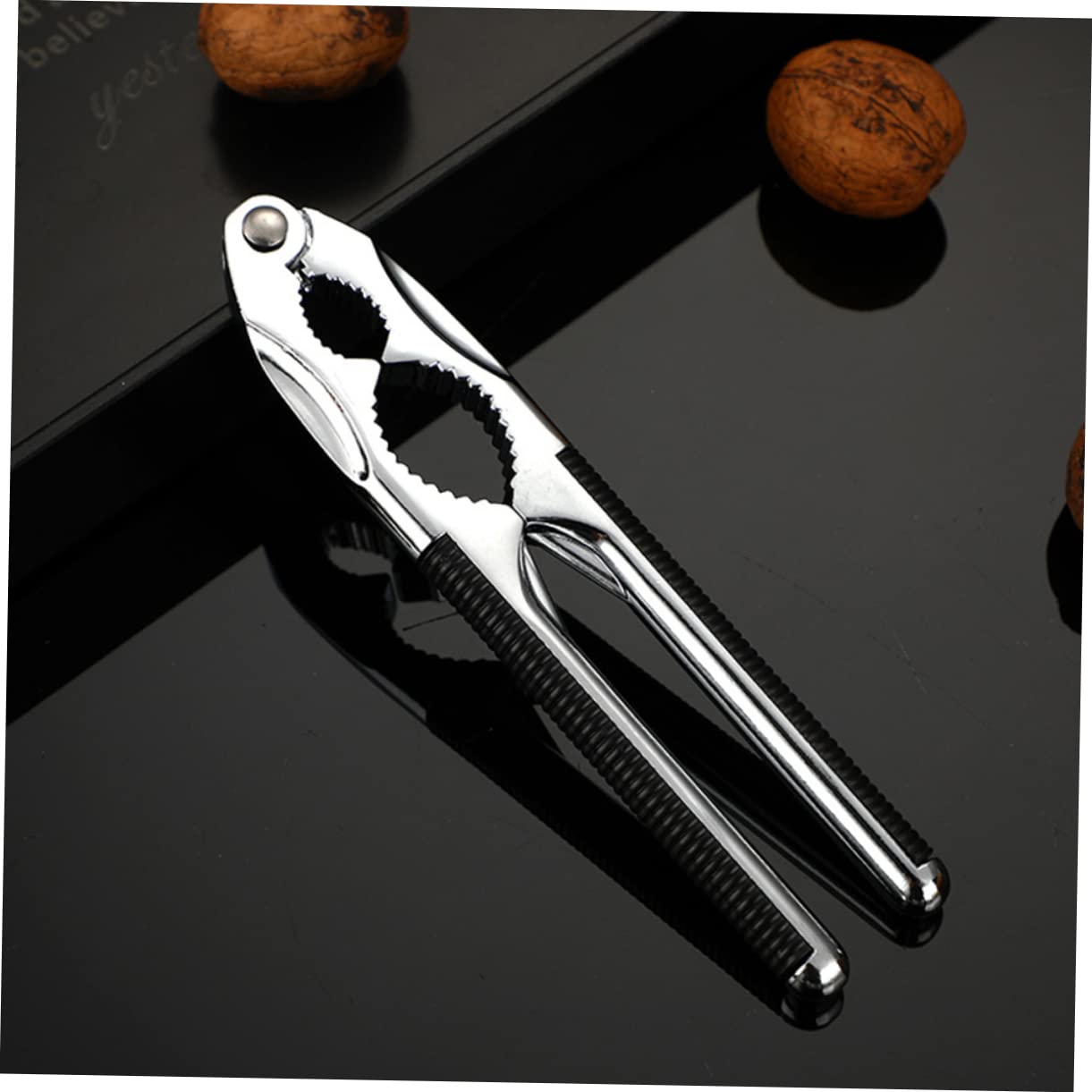Homoyoyo Zinc Alloy Heavy Duty Walnut Cracker Clips for Versatile Nut Opening Resistant Tool for Walnuts Pecans Hazelnuts and Almonds Kitchen Accessory