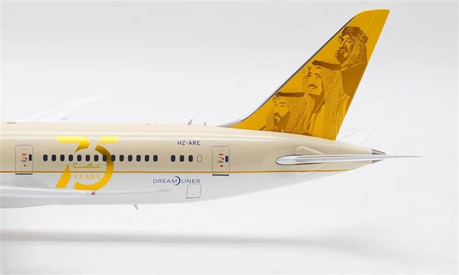 Model samolotu metalowy Model samolotu 1:200 dla arabii saudyjskiej DreamLiner B787-9 Diecast zestaw modeli do składania linii lotniczych skala Model samolotu