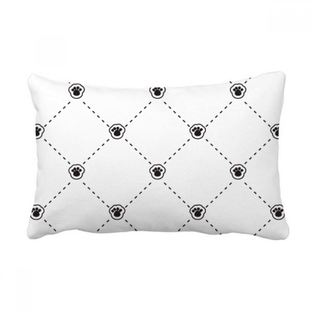 Coussin patte de chat pour un canapé chaleureux et accueillant