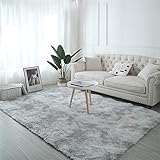 Cómoda y resistente: ya sea en el dormitorio, como alfombra, en el sofá o en el coche, hacen una buena figura en cualquier lugar y le da a tu hogar una agradable atmósfera de bienestar.