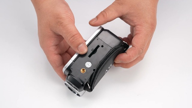 Fotocamera Digitale Full HD 1080P - Schermo Ruotabile 2,4", Zoom 16X, Luce Di Riempimento, Anti-vibrazione