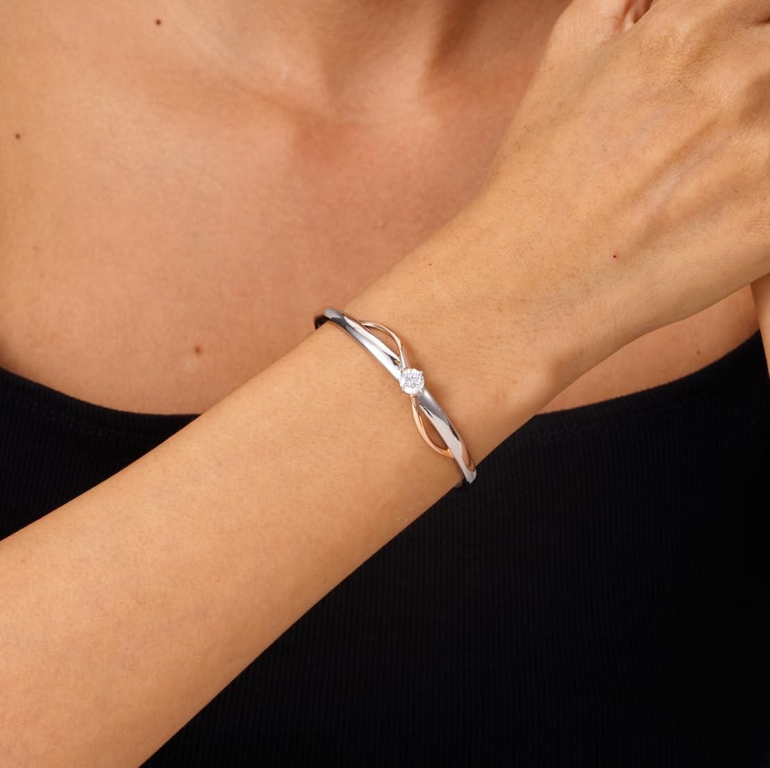 Pulsera Brazalete Abierto de Mujer Bañado en Oro 18K Circonita Joyería para Mujer Novia Madre Hija Esposa Hermana Regalo de Cumpleaños Aniversario San Valentín Navidad