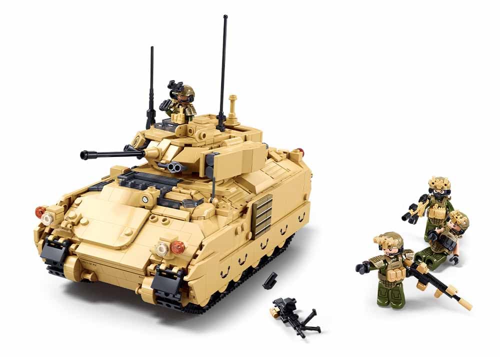 Sluban M3A3S Bradley, Juego de Construcción Militar, 905 Piezas, Escala 1/35, 4 Figuras, para Niños de 6 a 12 Años