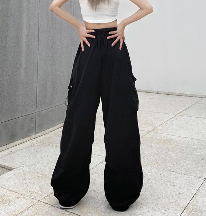 ゆったりシルエットで体型カバーできるカーゴパンツ