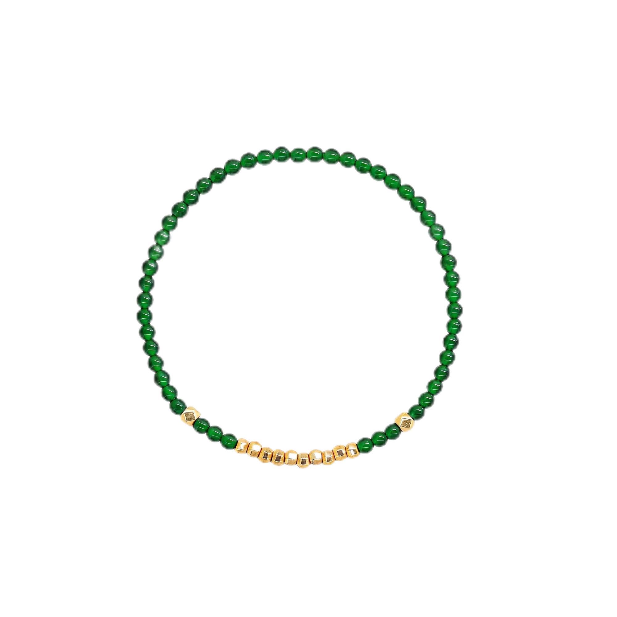 18 K vergoldetes, grünes Jade-Perlen-Armband für Damen, minimalistischer Edelstein, elastisches Armband mit goldenen Würfelperlen, Stackable Lucky Charm Jewellery Geschenk