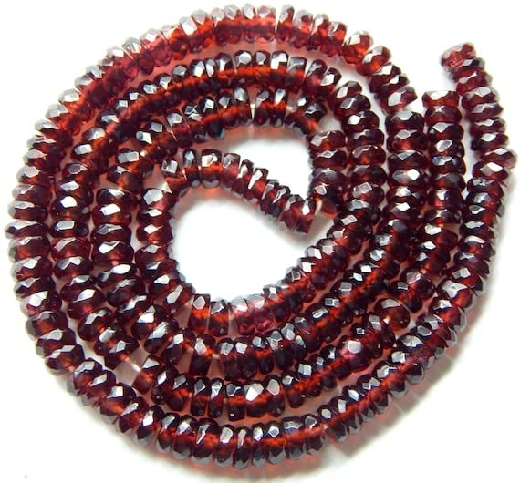Perles de grenat du Mozambique rondelles facettées 4x4.5mm sur fil de 8 pouces