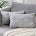 Lot de 2 Housse de Coussin Rectangulaire 30x50cm Grises Laine Artificielle Doux Taie d'oreiller Décoratif avec Losange Tissées Housse Coussin Carré Deco pour Canapé Chaise Salon Chambre Interieur