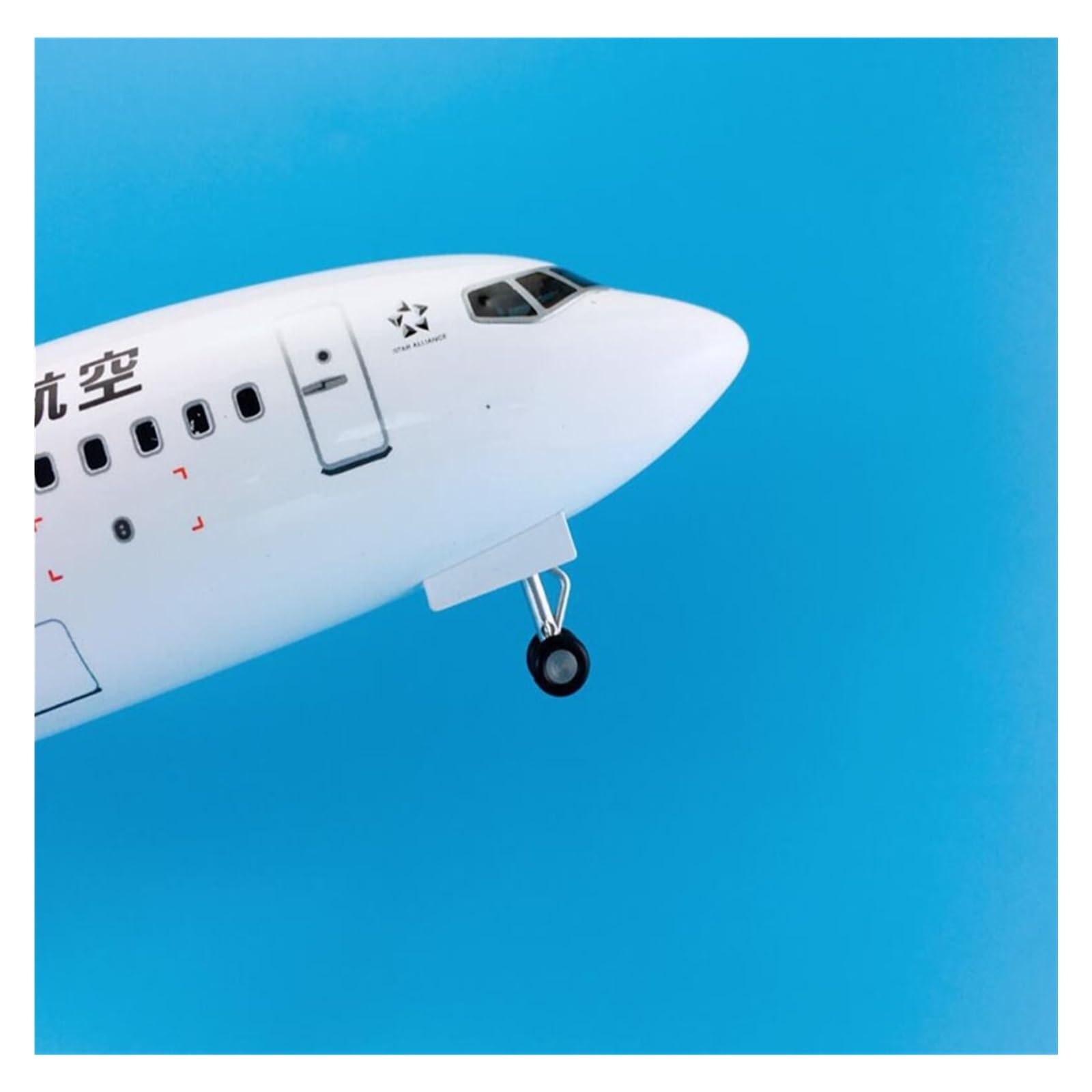 Modello di Aereo in lega Modello Aereo In Lega Per Passeggeri 1 85 Per Shenzhen Airlines Boeing B737-800 47 Cm Con Ruote Luci A LED
