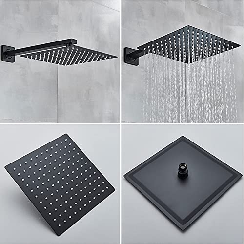 Ensemble douche et baignoire noir pour optimiser les petits espaces