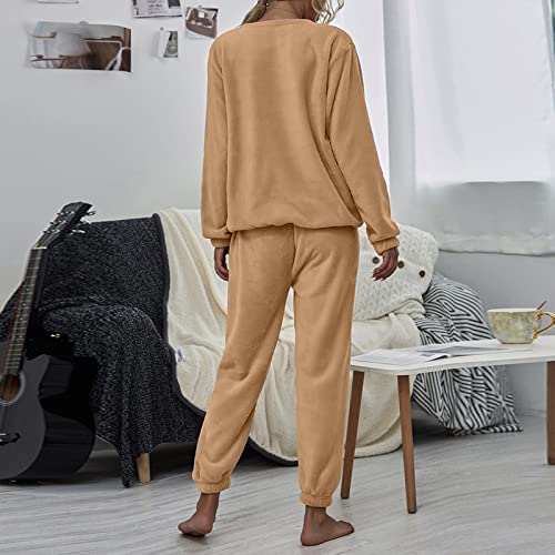 Pyjamas en satin Ainsi ensemble chic pour des soirées cocooning de luxe