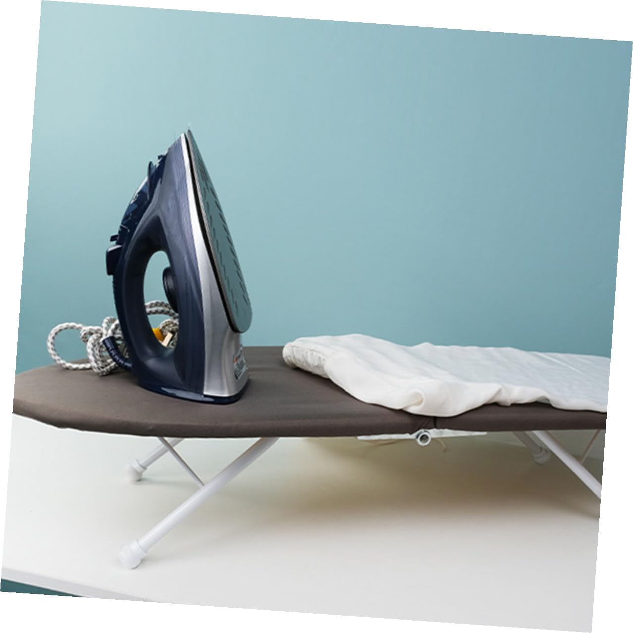 Tabletop Ironing Board for Home Use Compact Folding Ironing Frame with Heat-Resistant Cover and Non-Slip Feet for Dorms and Travel