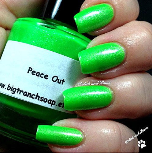 phosphorescent nail polish