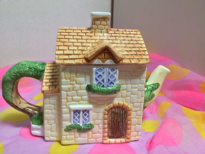 Heritage Mint ヴィンテージ　ティーポット 80’S お家 Amazon.co.jp: Heritage Mint Vintage Teapot 80'S Home : Home & Kitchen