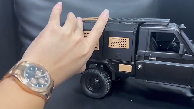 KIZJORYA 1/12 RC Crawler, MN82S RC Rock Crawler 4x4 Toyota LC79 RC