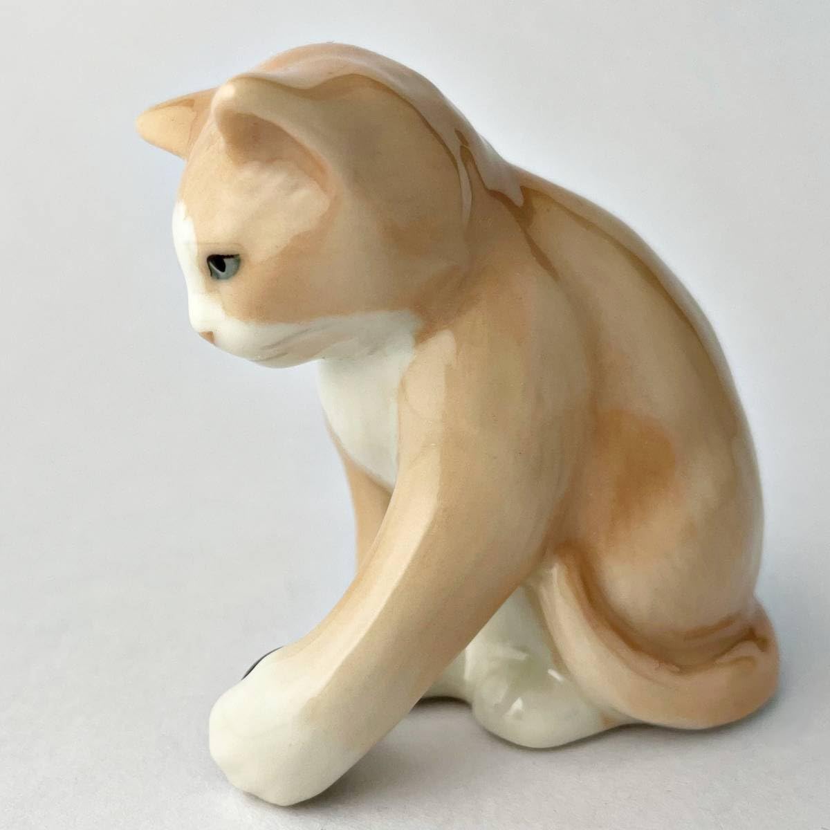 Amazon.co.jp: ロイヤルコペンハーゲン猫 フィギュリン 置物