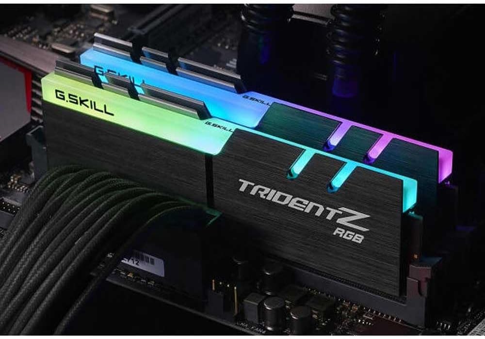 G.SKILL Kit Barrettes mémoire 32Go (2x16Go) DIMM DDR4 G.Skill TridentZ RGB PC4-25600 (3200 Mhz) (Noir)