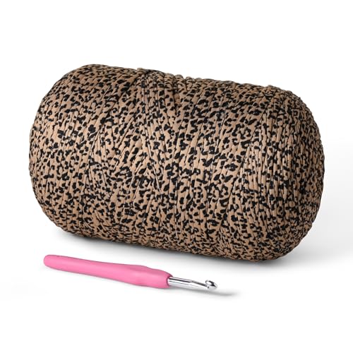 Image of (800g /228yds) T Shirt Yarn, Soft Tshirt Crochet Yarn for Crafts and DIY Knitting Crocheting Cloth /Bag /Basket /Coaster, 100% Polyeste Elastic Fabric Chunky Thick Yarns for Crocheting (Leopard Print)