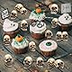 XQMMGO 20 Stück Totenkopf Deko, Halloween Schädel Kopf Dekoration, Harz Schädel Figuren, Mini Schädel Totenkopf Modell, Für Landschaft Garten Topfpflanze Dekoration
