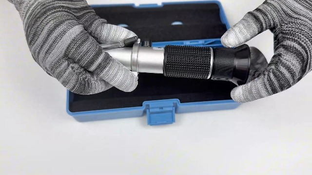 Image of 4-in-1 Antifreeze Refractometer Test Ethylene /Propylene Glycol, DEF, Battery Acid, Windshield Washer Fluid for Automotive & Industrial Use