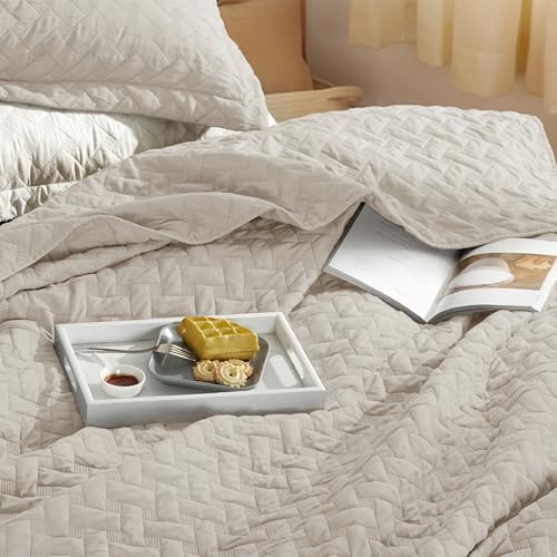 Image of Bedsure Quilts Twin Size - Lightweight Bedspreads Twin Size with Basket Weave Pattern, Soft Quilt Bedding Set, Light Beige Comforter Set Coverlet for All Seasons with 1 Pillow Sham (68 inch x 86 inch)