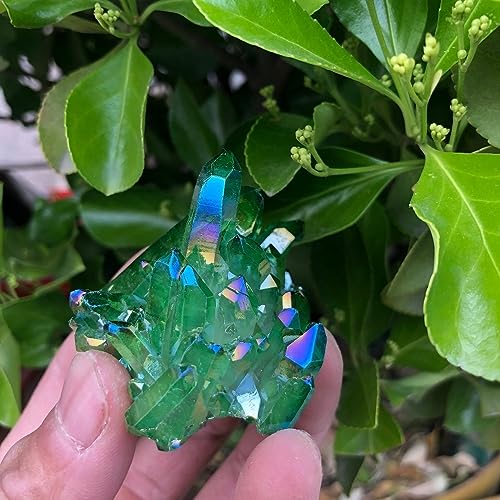 Cluster de quartz de qualité supérieure aux éclats de titane pur