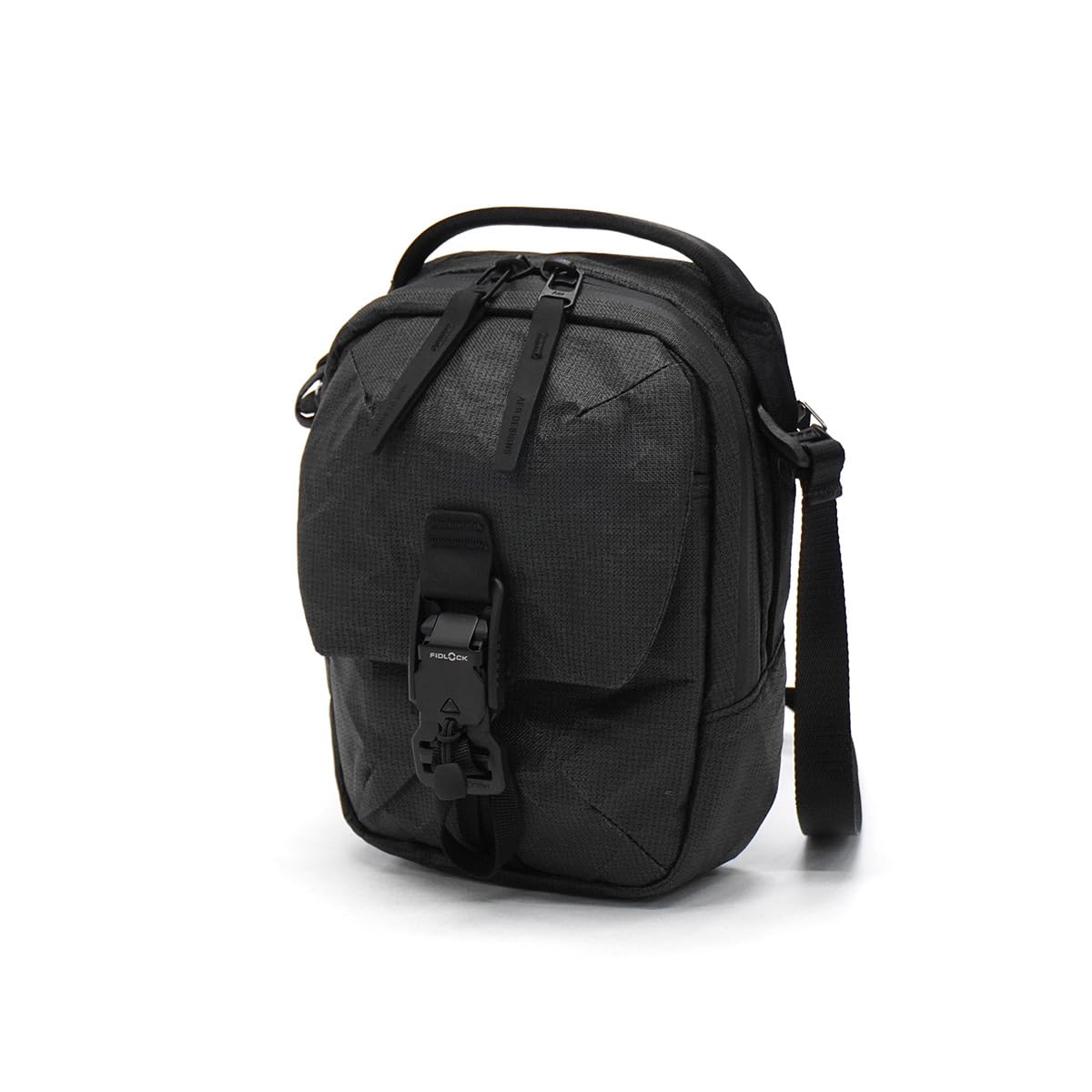 Amazon | Street Sling Ultra | ボディバッグ・ワンショルダー