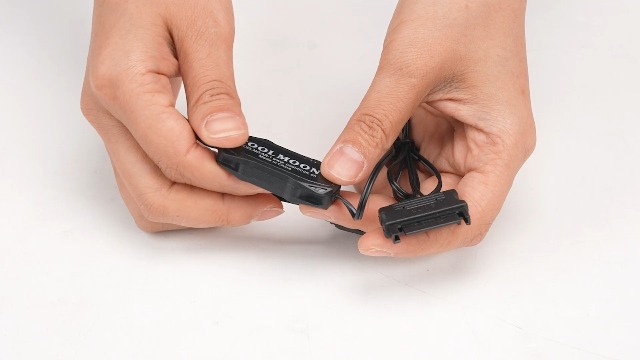 5V 3-stifts ARGB-kontroller Flera Belysningslu00e4gen Manuell Styrning RGB-flu00e4ktkontroller SATA-stru00f6mfu00f6rsu00f6rjningsljuslistkontroller