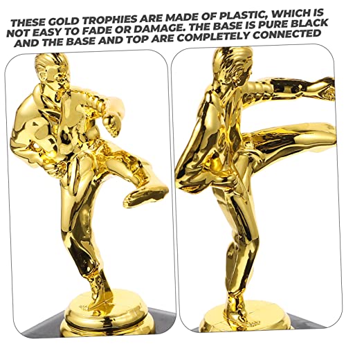 Sosoport 4Pcs Taekwondo Troféu Modelos De Plástico Goldendoodle Presentes Troféu Para Crianças Trofé