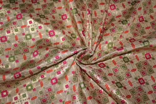 Tissu jacquard brocart Taj Acahotsav beige pour donner vie à vos souvenirs