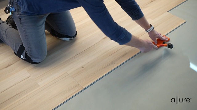 Image of Allure Wide Plank Luxury Vinyl Flooring, Caramel Cookie Oak 9 inch x 60 inch, 7mm Thick Vinyl Planks with Click and Lock Installation, 1 Box 25.02 sq ft.