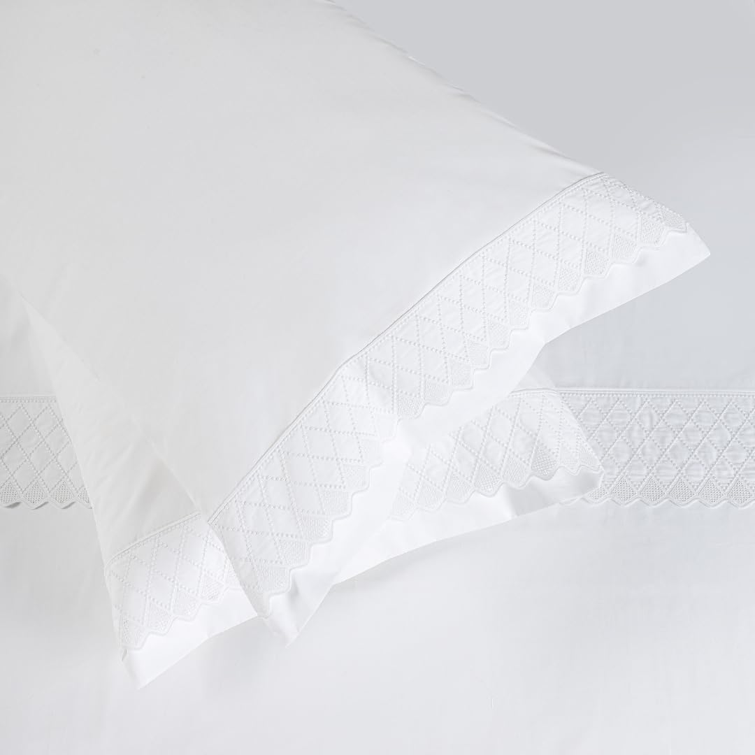 Juego de Sábanas Blancas con Tira Bordada Maya - Algodón de Satén 600 Hilos - Confort y Elegancia para Cama de 180 cm - Incluye Dos Fundas de Almohada de 50x90 cm