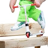 Conception de simulation: Cet trottinette jouet finger est bien conçu avec des roues et des poignées réalistes, adoptant des couleurs vives, qui les rendent vives et accrocheuses, vous vous sentirez comme un vrai scooter cool.