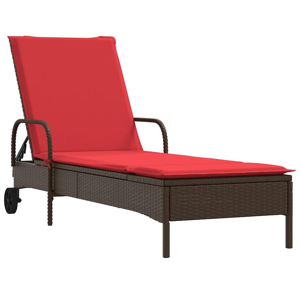 Tumbona de polirratán con ruedas y cojín rojo | Cómoda tumbona de jardín con respaldo ajustable en 3 posiciones y cojín suave para terraza y piscina.