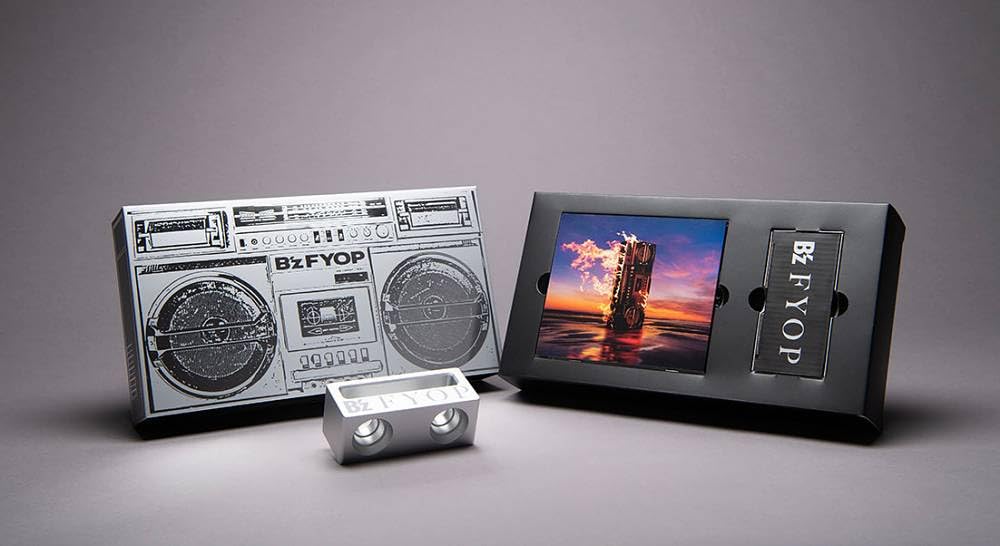 【B'z】FYOP 限定ボックス メタルスマホスタンド付き(新品) Amazon.co.jp: 【STORE限定先着特典:フォンタブ】 B'z FYOP 盤(メタル