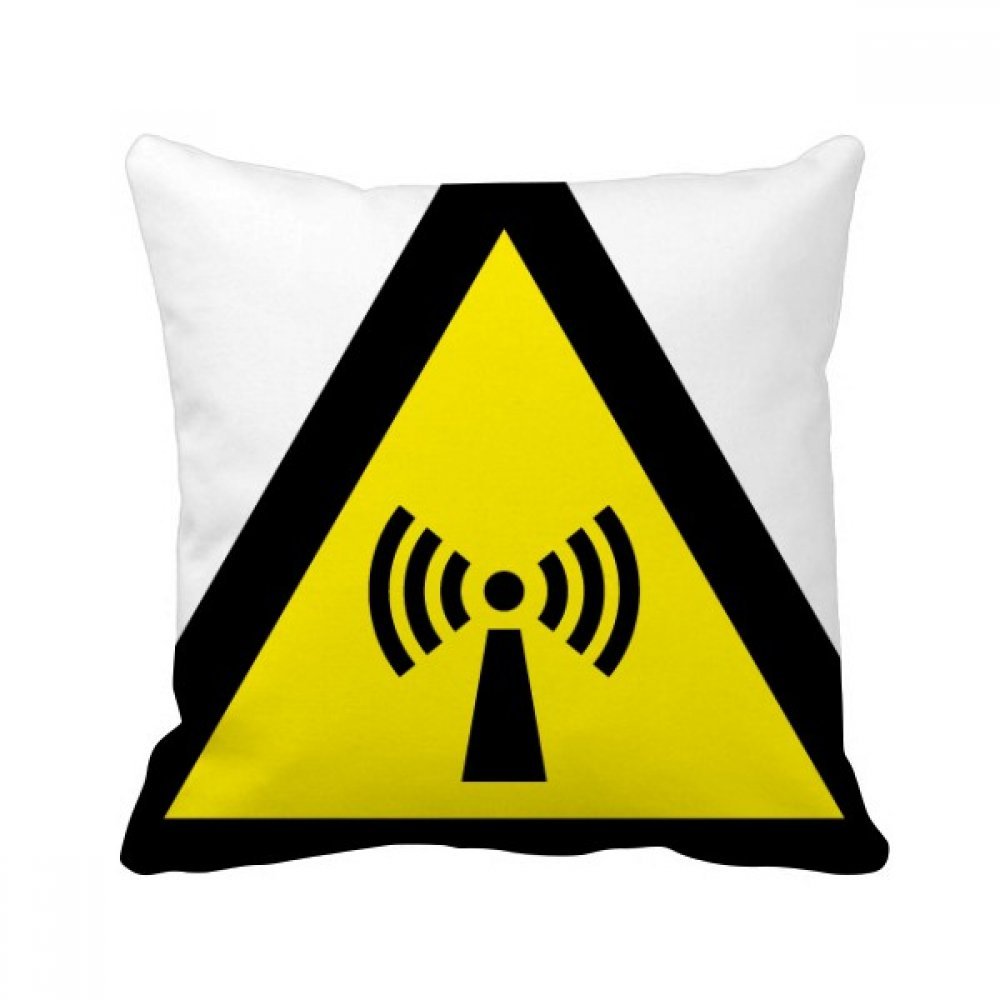 Cadeau déco original coussin graphique jaune et noir pour canapé