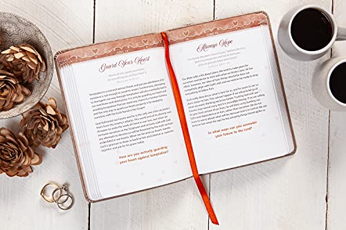 Image of Mr & Mrs: 365 Daily Devotions for Busy Couples