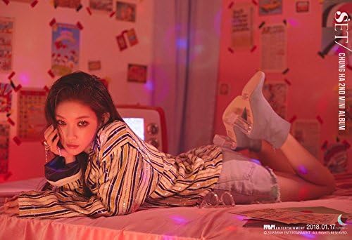 MNH Entertainment CHUNGHA - OFFSET (2nd Mini Album) [SET ver.] CD+Photocard+Postcard+Bookmark+Folded Poster