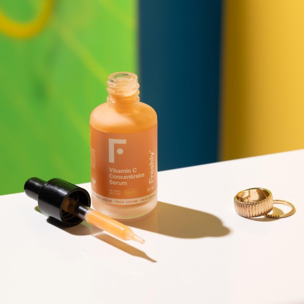 Cosmetics Sunrise Radiance Golden Liquid Highlighting Bronzer met Vitamine C, 30 ml