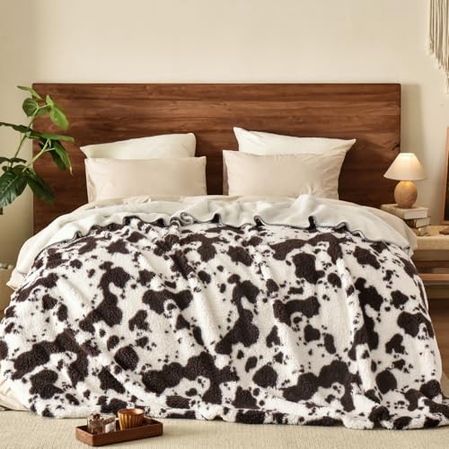PHF Cute Cow Print Sherpa Blanket Twin Size for Girls Boys Teens Kids, Reversible Thick and Warm Blanket for Winter, Ultra Soft Fuzzy Animal Pattern Bedding for Bed Sofa Couch, 60x80, Brown