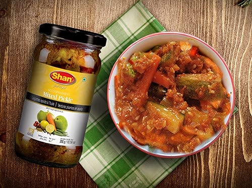 Shan Mixed Pickle 10.58 oz (300g) - Spicy Vegetables Pickled in Oil - Rich Blends of Spices - Perfect Accompaniment to Everyday Meals - Suitable for Vegetarians - Airtight Pet Jar - Thumbnail 4