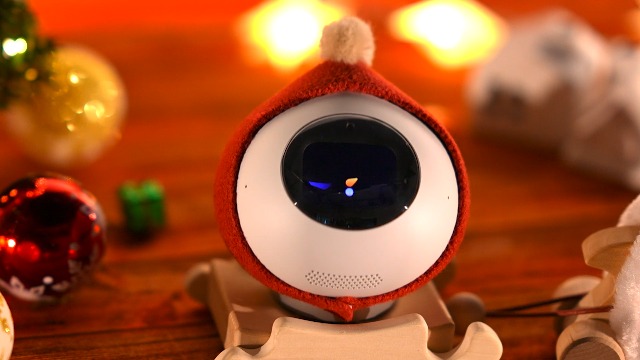 Romi（ロミィ）AIロボット 本体・箱・付属品つき（ポンポン帽子おまけ付き） Amazon.co.jp: Romi ロミィ 会話AIロボット 家庭用 ROMI-P02