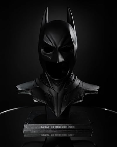 Miniatura 12 de McFarlane Toys - DC Direct Batman The Dark Knight (2008) Cowl Replica Escala 11